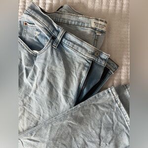 A&F 90’s Slim Straight ultra Hi Rise Jeans